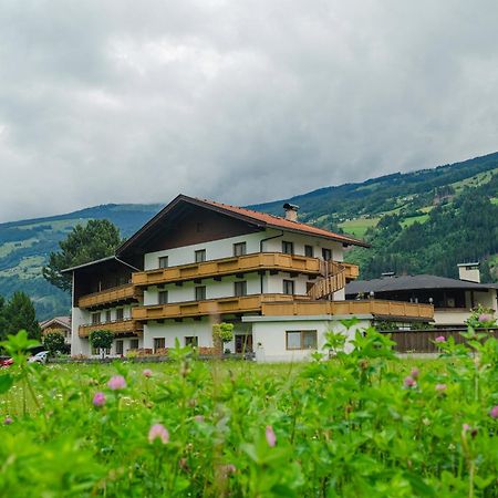 Zell Views Apartments Zell am Ziller Esterno foto