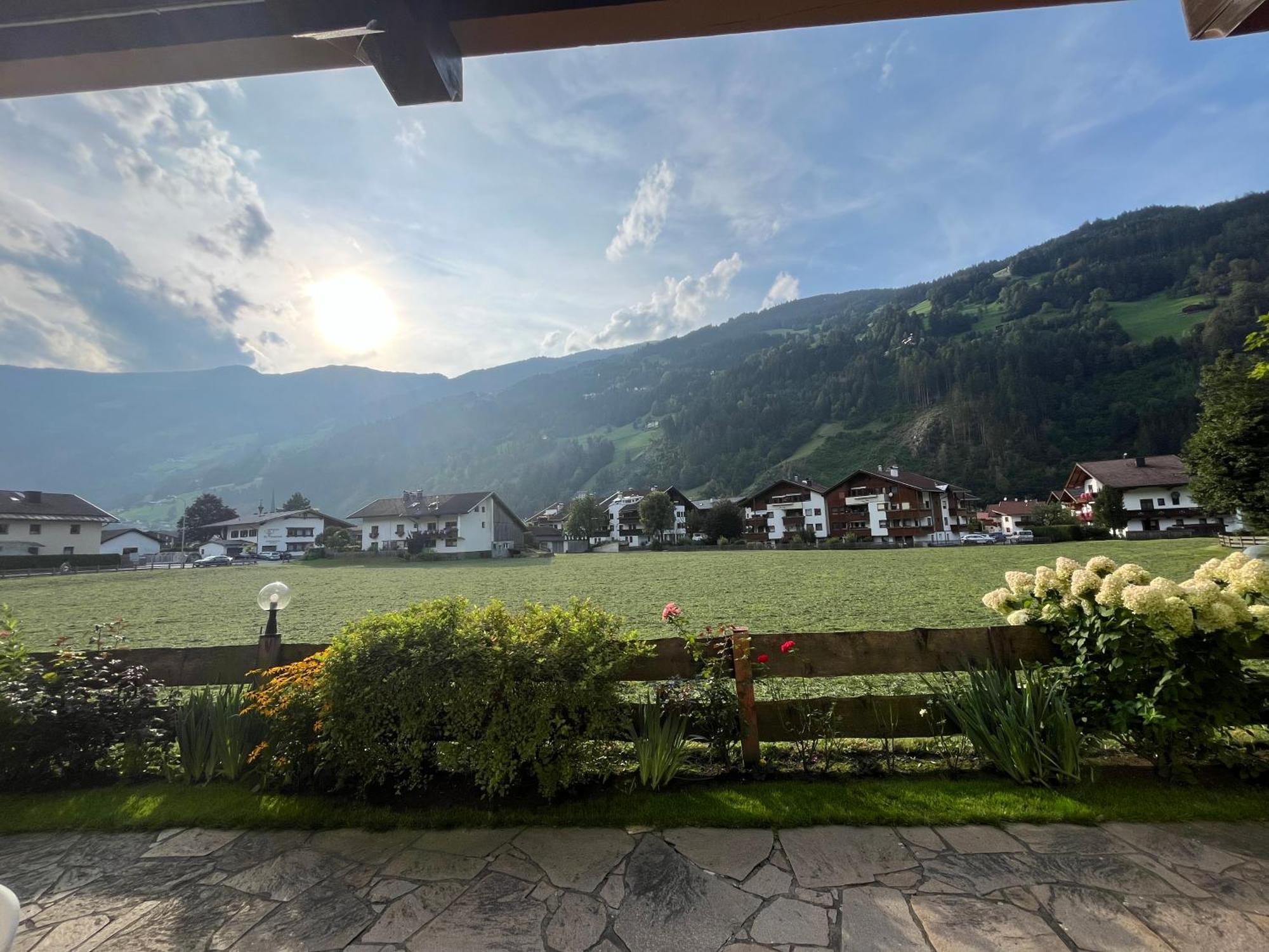 Zell Views Apartments Zell am Ziller Esterno foto
