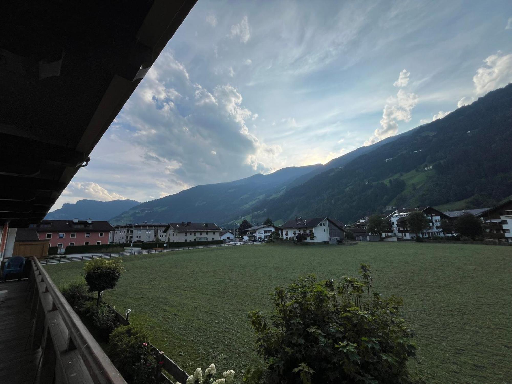 Zell Views Apartments Zell am Ziller Esterno foto