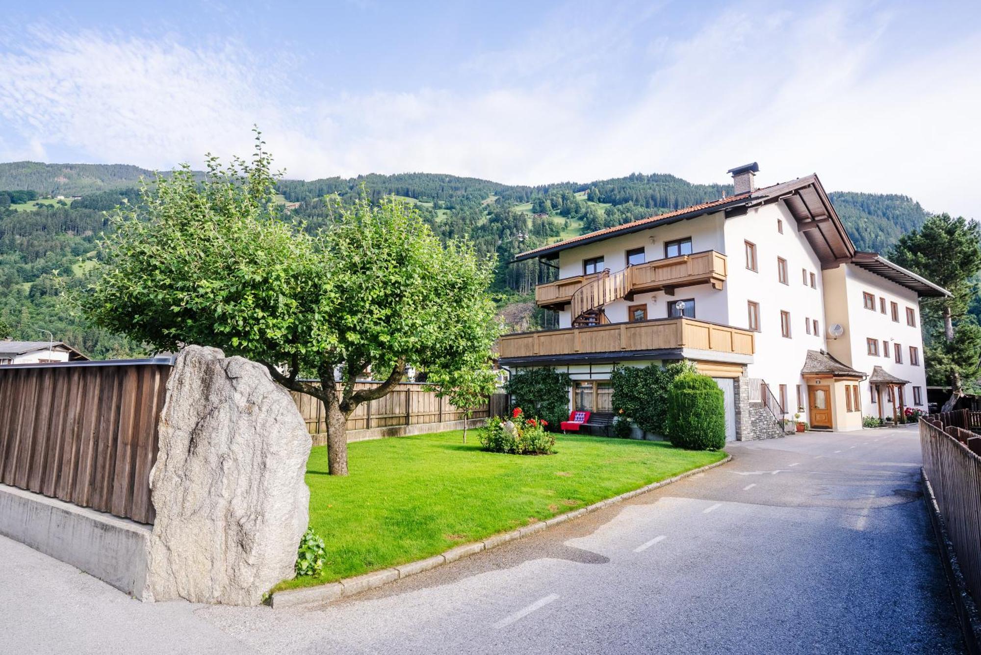 Zell Views Apartments Zell am Ziller Esterno foto