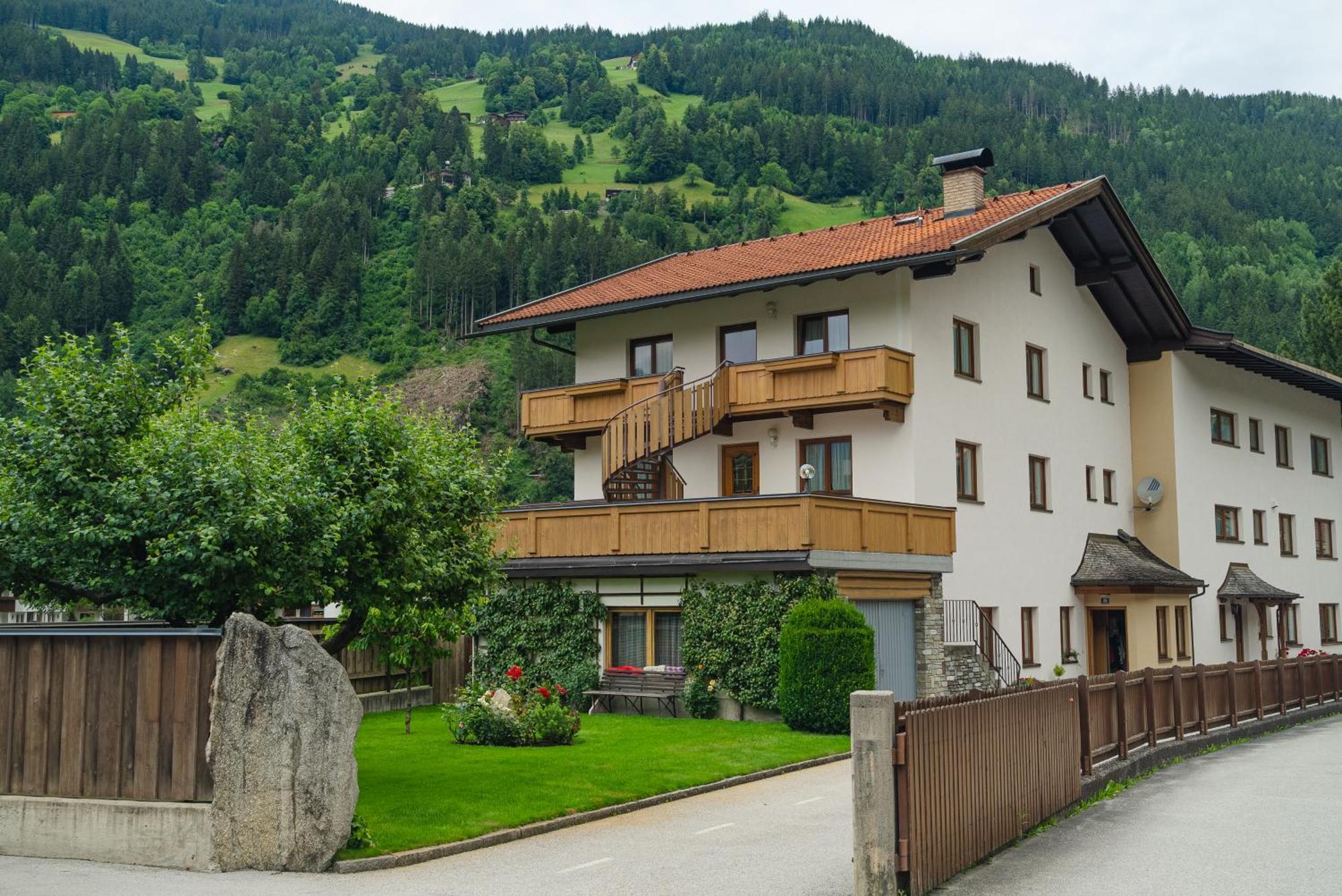 Zell Views Apartments Zell am Ziller Esterno foto