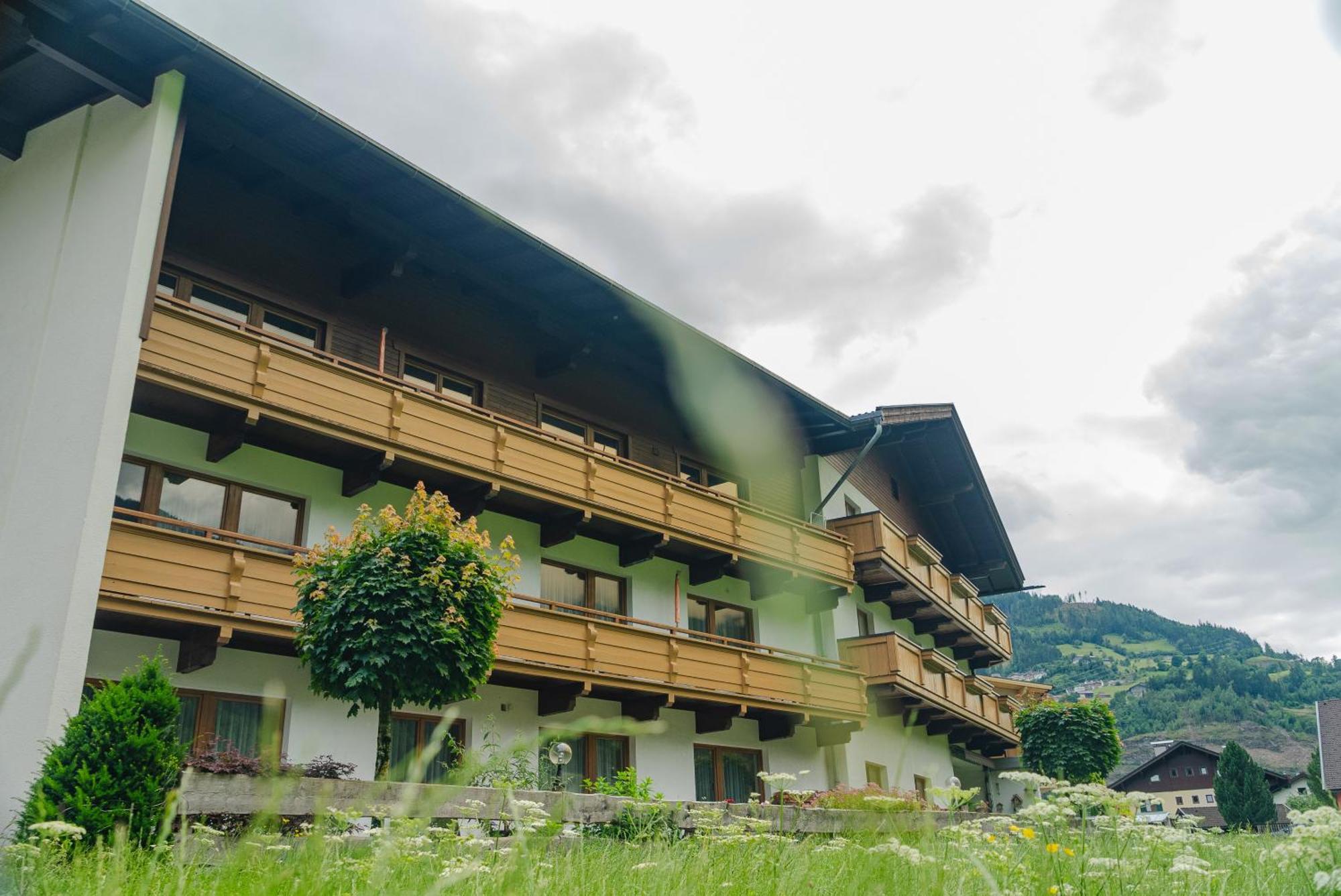 Zell Views Apartments Zell am Ziller Esterno foto